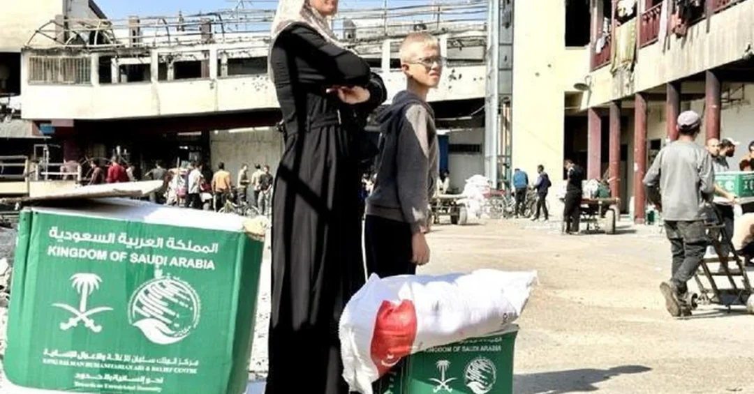 KSrelief Distributes 500 Food Baskets to Gaza, Aiding 3,500
