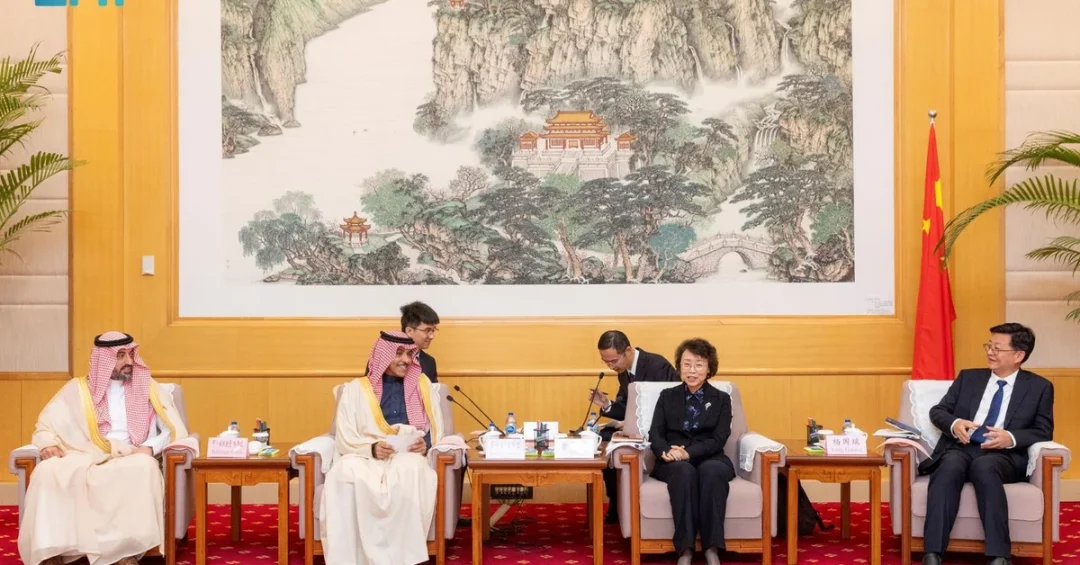 Saudi Media Minister and Chinese Official Discuss Media Cooperation in Beijing