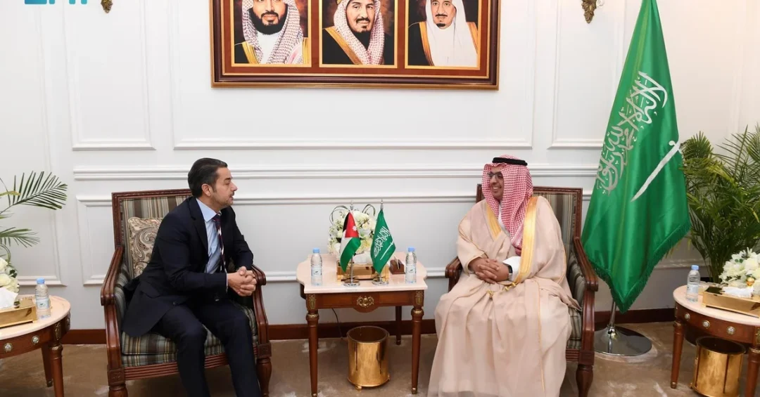 Saudi Official Meets Jordanian Consul General in Jeddah Talks