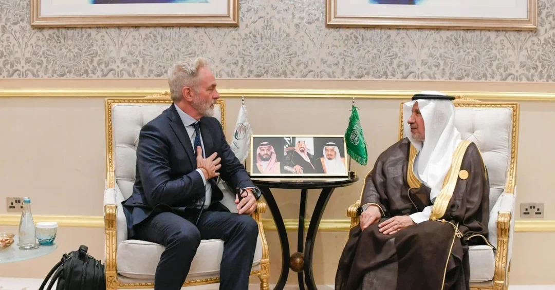 KSrelief Chief Meets Relief International CEO at Riyadh Conference