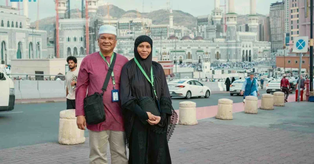Guests of Two Holy Mosques Program Perform Friday Prayer at Grand Mosque