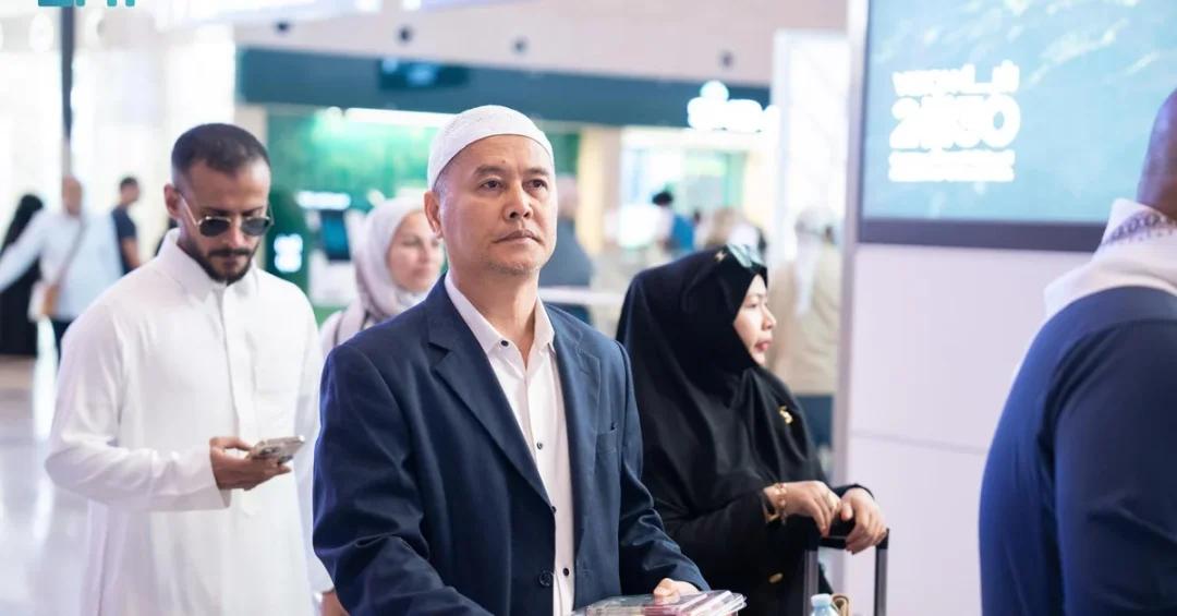 Ministry Bids Farewell to First Group of Umrah Guests Program