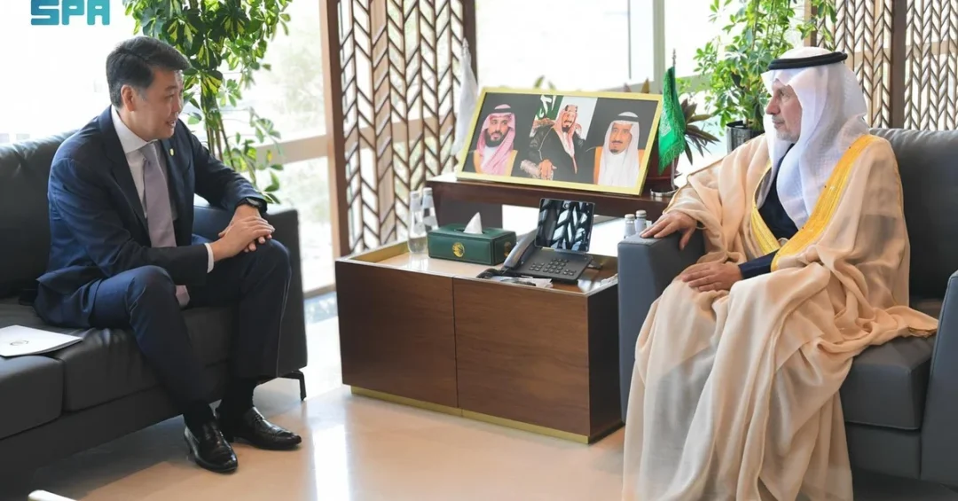 Saudi humanitarian chief meets IOFS head to expand food aid cooperation