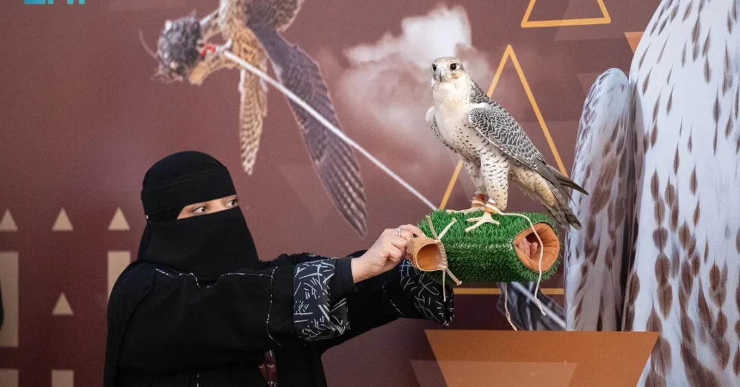 Saudi Female Falconers Compete at King Abdulaziz Festival 2024