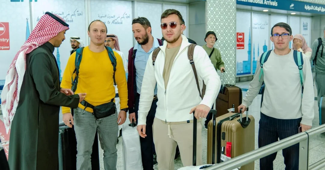 Second Group of Umrah Performers Arrives in Madinah Under Saudi Guest Program