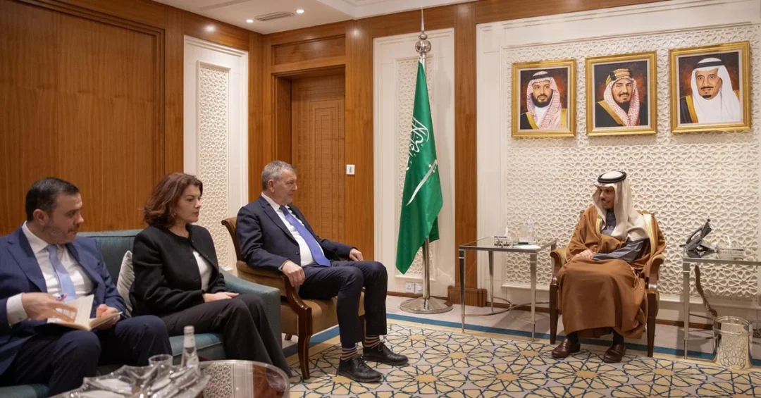 Saudi Foreign Minister Meets UNRWA Chief to Boost Humanitarian Ties