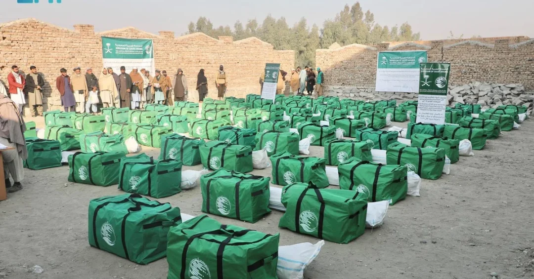 KSrelief Supplies 276 Tents and Shelter Bags to 1,656 in Afghanistan