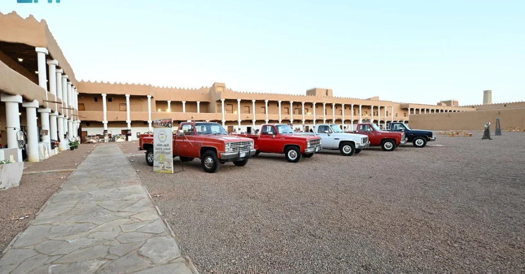 Vintage Cars Draw Crowds at Handicrafts Festival in Hail