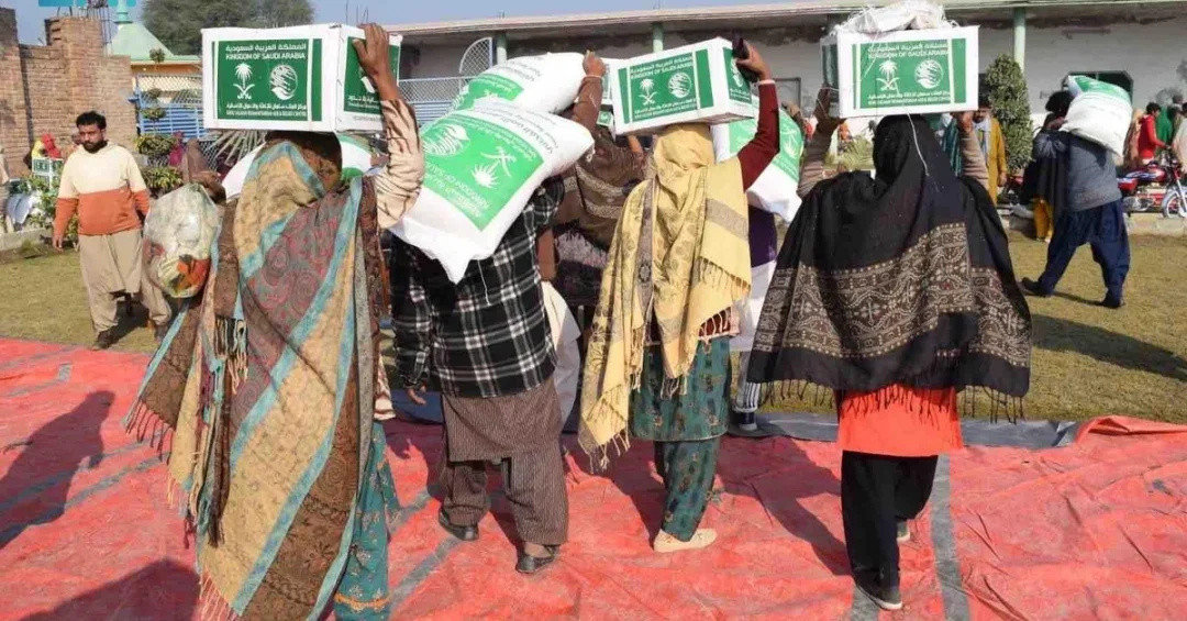 KSrelief Distributes 1,800 Food Baskets to Flood Victims in Pakistan’s Punjab
