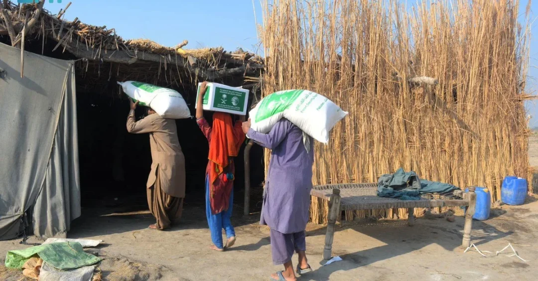 KSrelief Distributes 1,050 Food Baskets to Flood-Affected Families in Pakistan