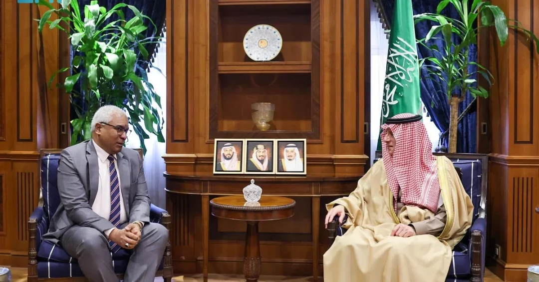 Saudi Minister Adel Al-Jubeir Bids Farewell to Cuban Ambassador in Riyadh