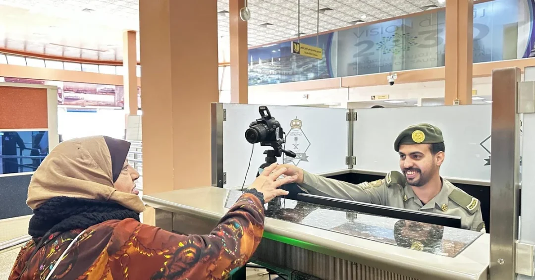 Saudi Passports Directorate Welcomes Umrah Pilgrims at Yanbu Port