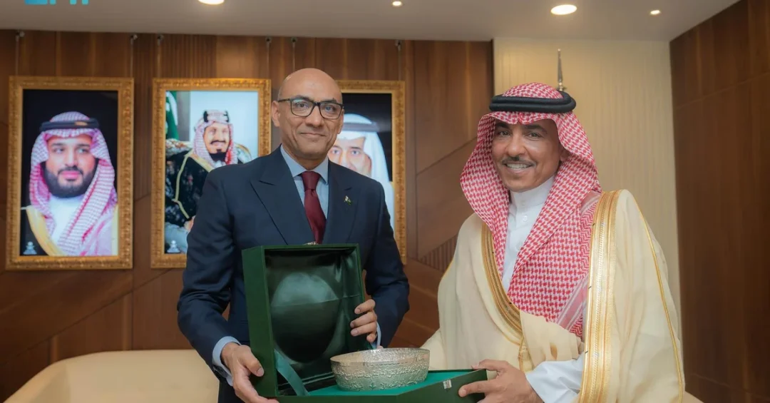 Saudi Media Minister Meets Pakistani Ambassador to Boost Media Ties