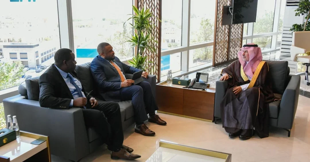 Saudi KSrelief Chief Meets Zambian Envoy to Boost Humanitarian Ties