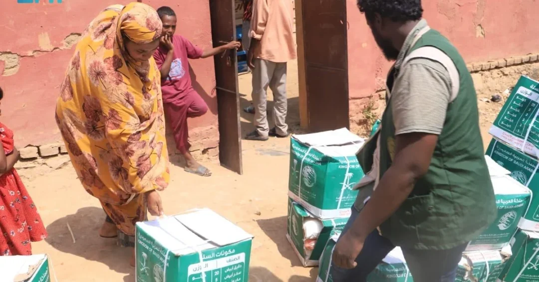 KSrelief Distributes 210 Food Baskets to Displaced Families in Sudan