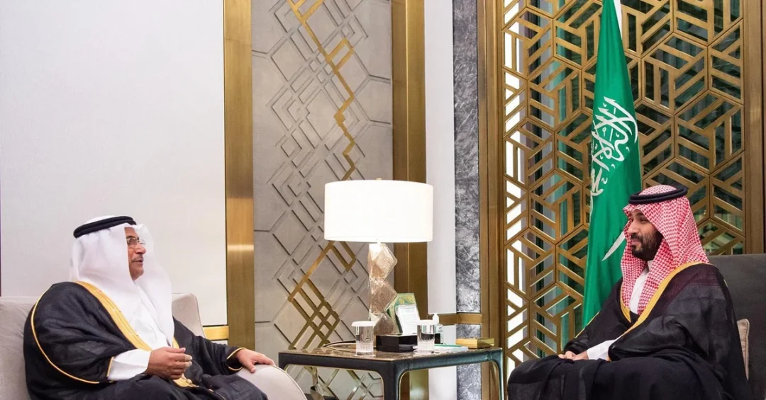 Saudi Crown Prince Receives Arab Parliament Speaker, Awarded Leaders Medal