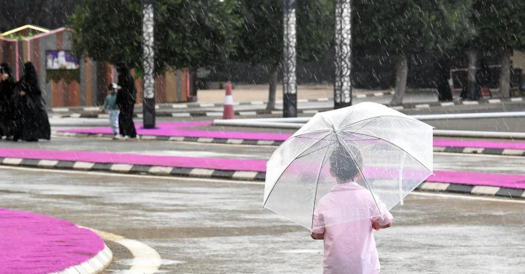 Aseer’s Unexpected Summer: Umbrellas Outshine Sunglasses as Rain Transforms Region