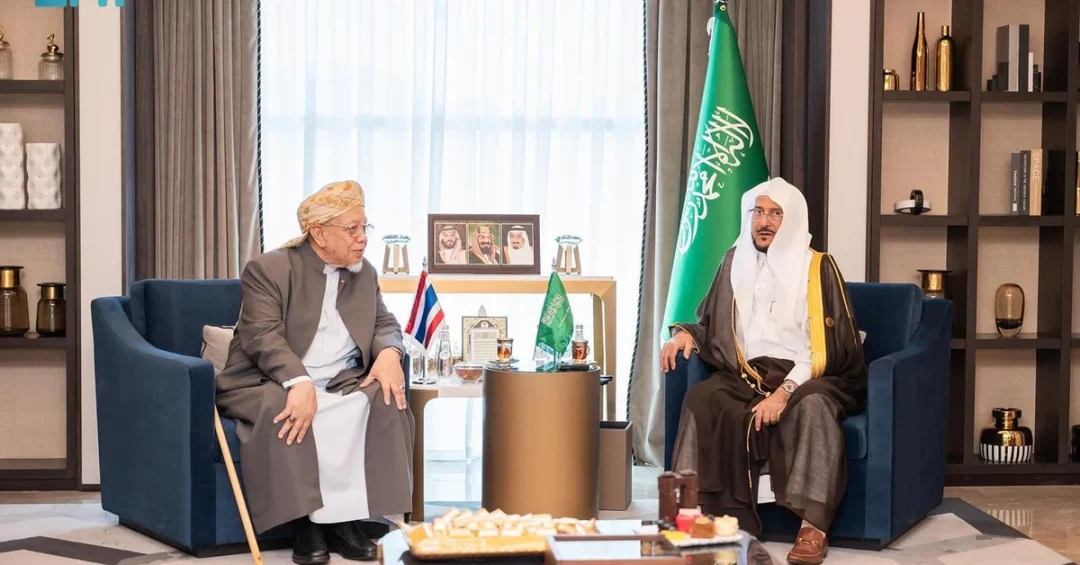 Saudi Islamic Minister Hosts Thai, Gabonese Muslim Leaders in Makkah