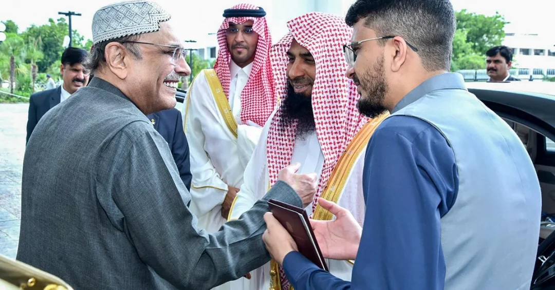 Pakistani President Welcomes Imam of Prophet’s Mosque in Madinah