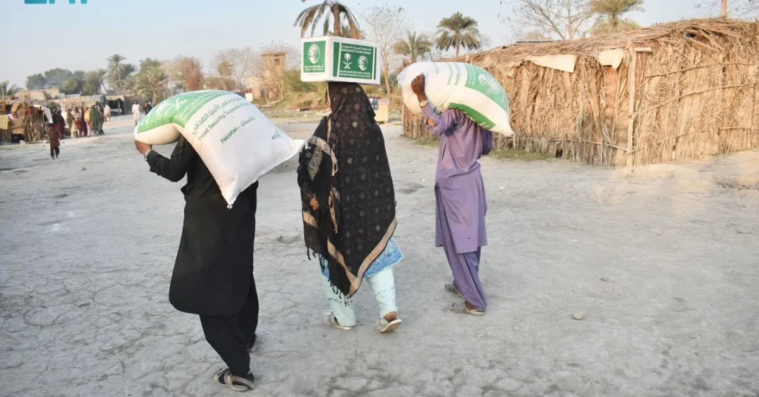 KSrelief Distributes 492 Food Baskets to Flood-Affected Families in Pakistan