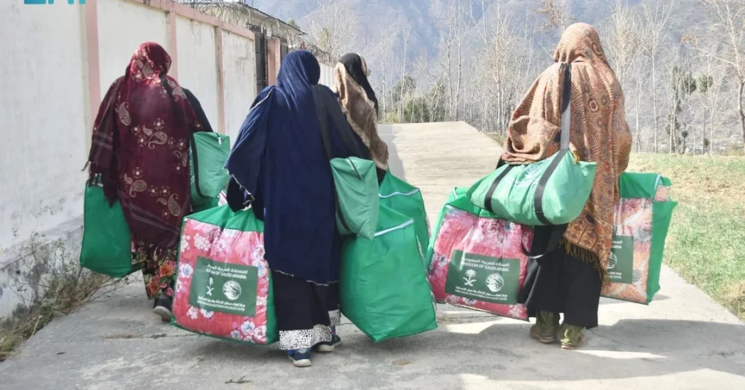 KSrelief Distributes Winter Kits to Over 33,000 in Pakistan