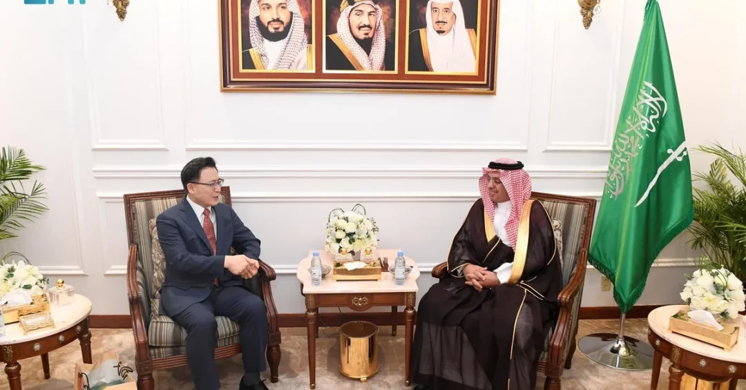 Saudi Foreign Ministry Official Meets Korean Consul General in Jeddah