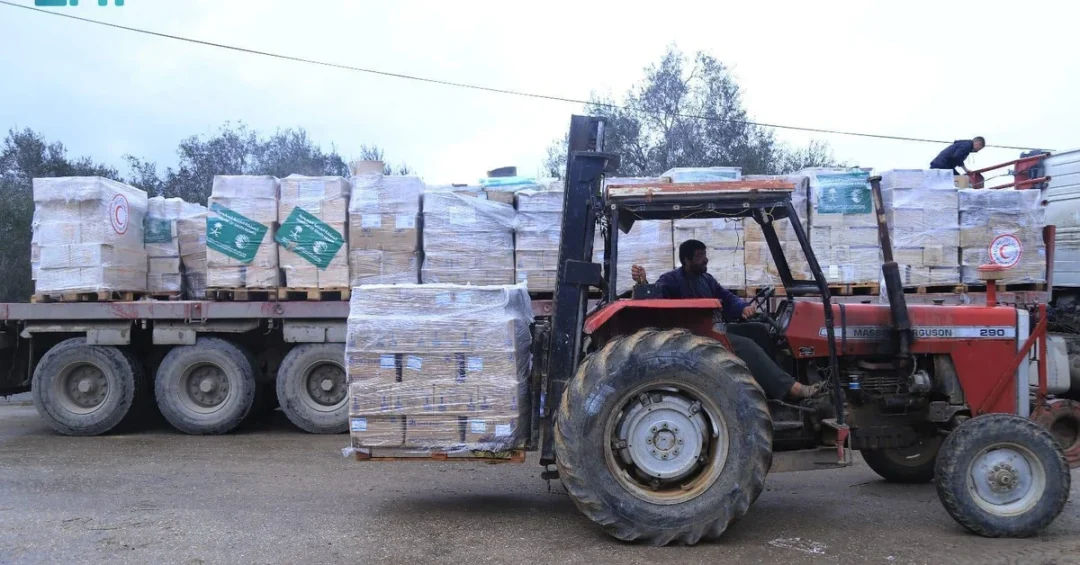 34 New Saudi Aid Convoys Deliver Emergency Supplies to Gaza