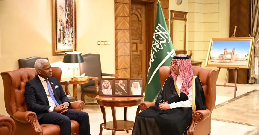 Jeddah Governor Receives Dominican Republic Ambassador