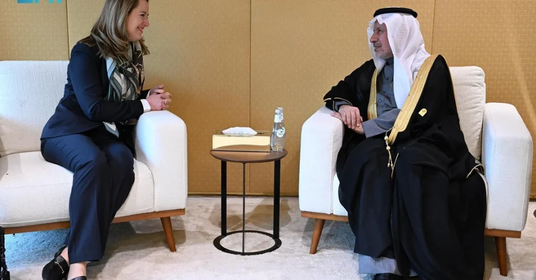 KSrelief Supervisor Meets IOM Chief at Riyadh Forum