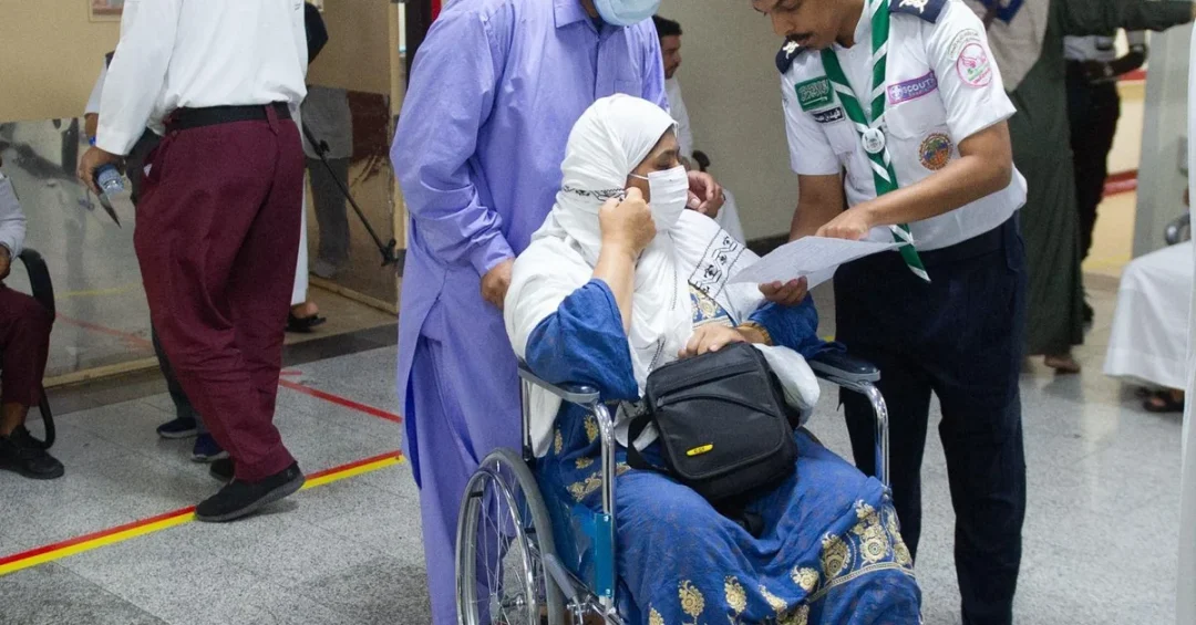 Saudi Scouts Deployed to Support Health Staff at Holy Sites Hospitals