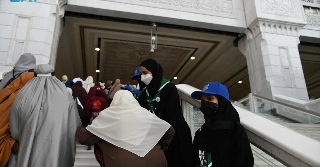 220 Saudi Female Scouts Deployed for Crowd Management in Makkah