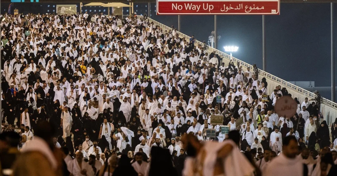 Mina Welcomes Pilgrims for Jamrat Al-Aqaba Stoning Ritual