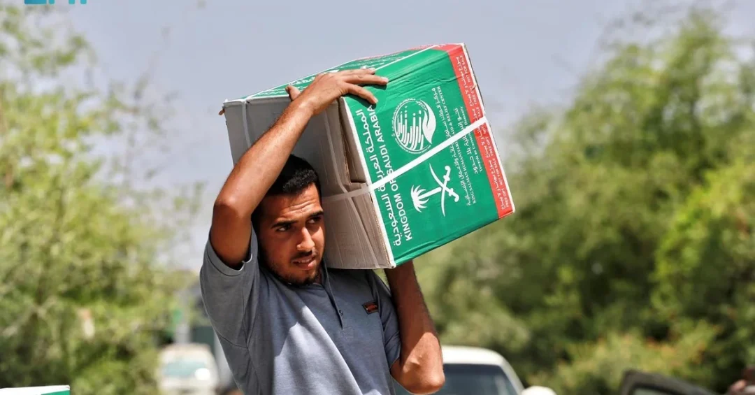 KSrelief Distributes 293 Food Baskets to Families in Yemen’s Al-Mahra