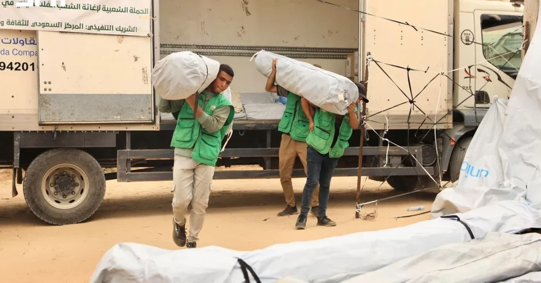 KSrelief Launches Camp for Displaced in Gaza, Focus on Visually Impaired