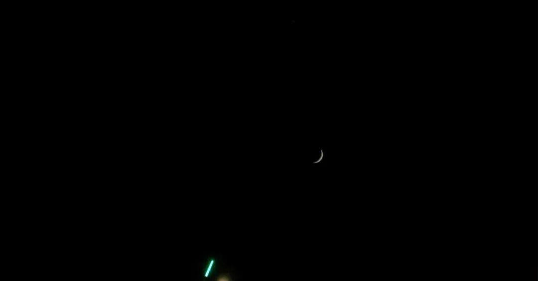 Rare Moon-Venus Conjunction Dazzles Skywatchers in Saudi Arabia’s Turaif