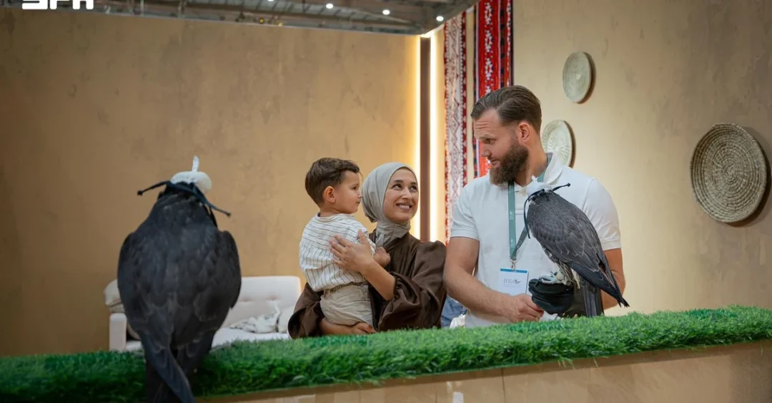 Dutch man’s Madinah stay leads to falconry passion and auction participation