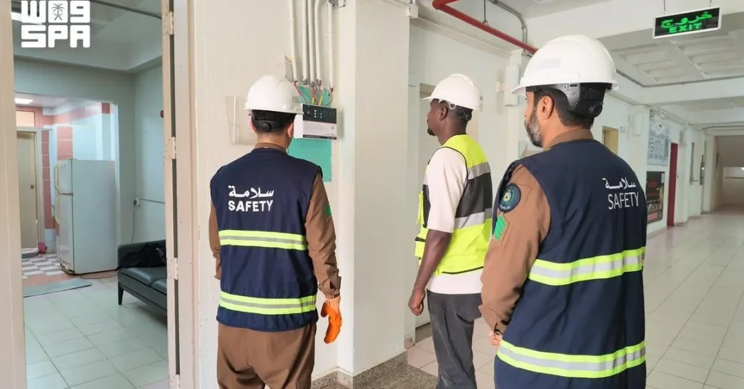 Saudi Civil Defense Inspects Schools for New Academic Year
