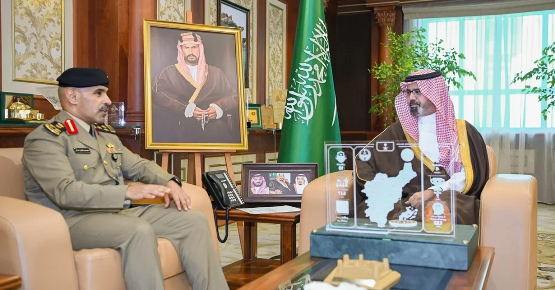 Jazan Deputy Governor receives Facilities Security Commander report