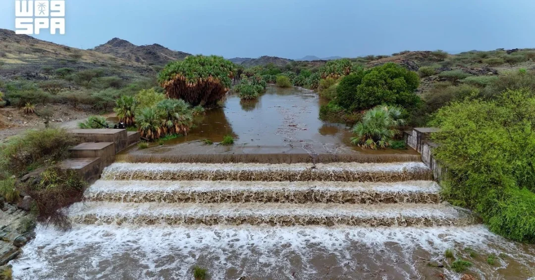 Al-Ardah Valley Waterfalls Draw Tourists After Rains