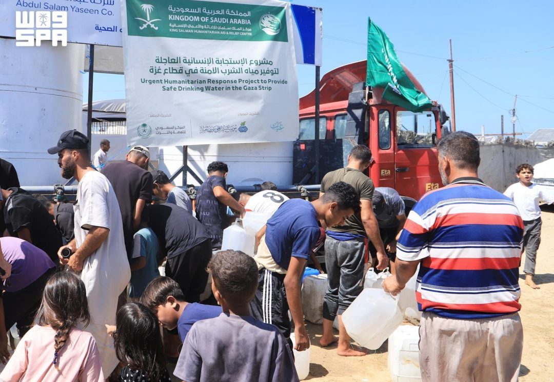 KSrelief pumps 500,000 liters of water into Gaza Strip