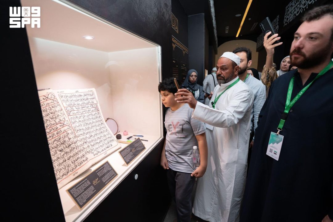 Custodian of the Two Holy Mosques’ Program Guests Visit Revelation Exhibition