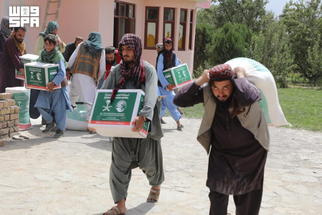 KSrelief distributes food baskets in Maidan Shahr