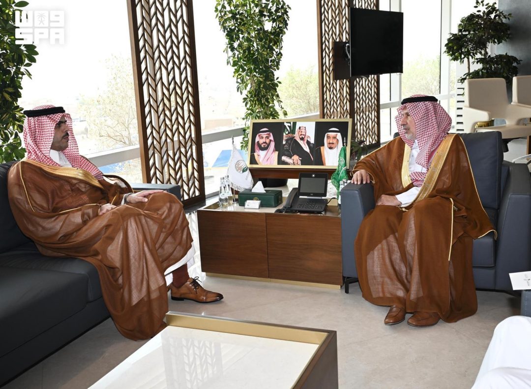 KSrelief Supervisor General meets Saudi Ambassador to Colombia