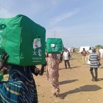 KSrelief distribuye 1.000 kits de refugio en el estado del Nilo Azul, Sudán