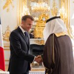 السفير المجفل يقدم أوراق اعتماده للرئيس الفرنسي ماكرون في قصر الإليزيه