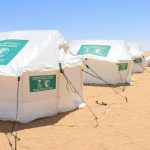 KSrelief distribui 230 tendas e cestas de alimentos a deslocados em Hadramout